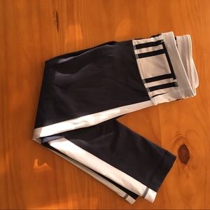 EUC lululemon cropped yoga pants